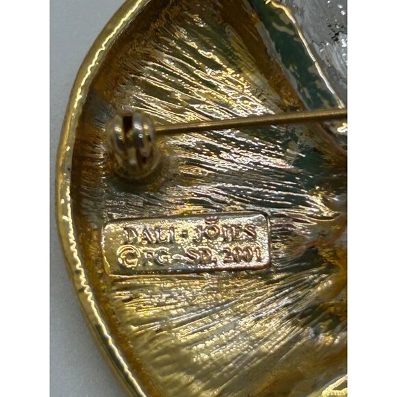 Salvador Dali Tristan & Isolde Love Potion Repro Brooch  Signed Vintage 2001 - Picture 8 of 11